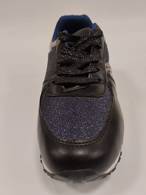 Кроссовки жен. Adiboaz