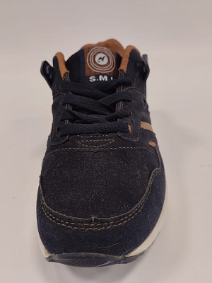 Кроссовки жен. Sarmeluns